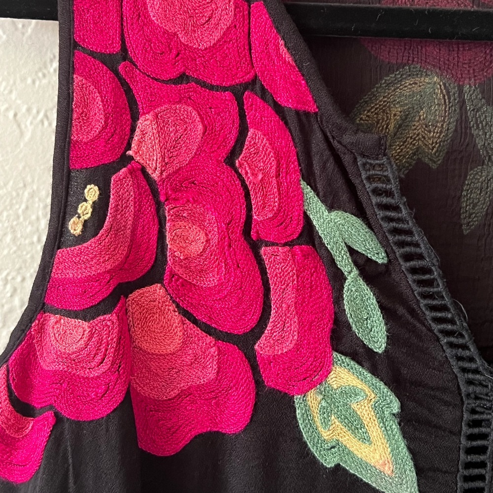 Anthro Floreat Embroidered Sleeveless Split Neck Top - Picture 7 of 8